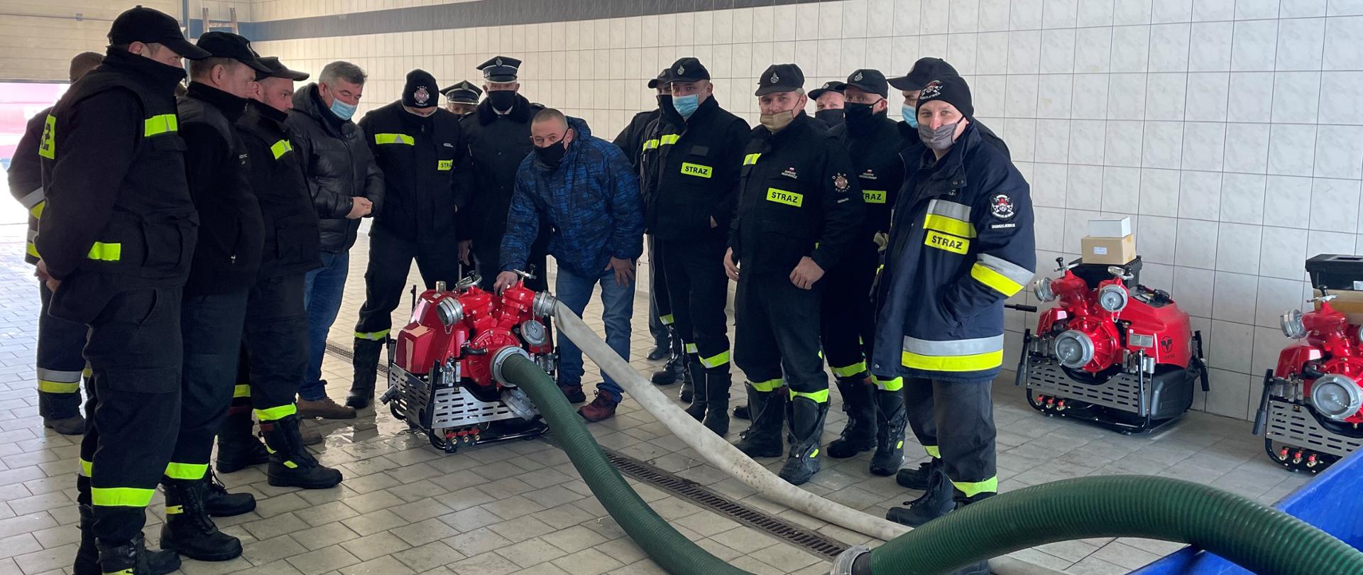 Odbiór motopomp przez OSP.