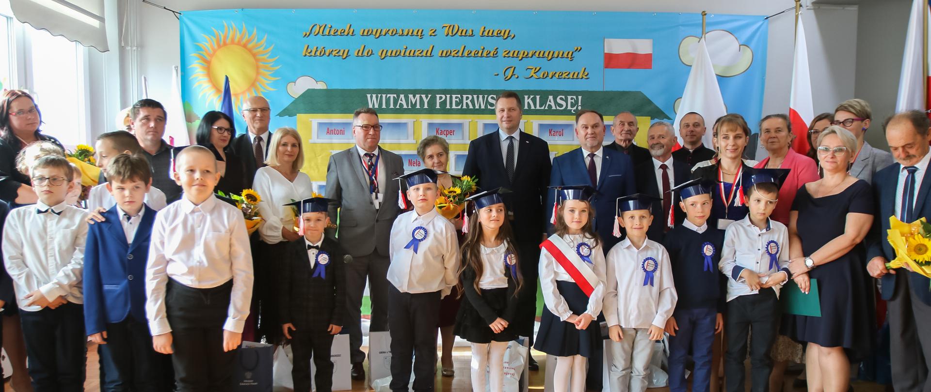 Minister Edukacji i Nauki z wizytą w szkole w Zawierzbiu
