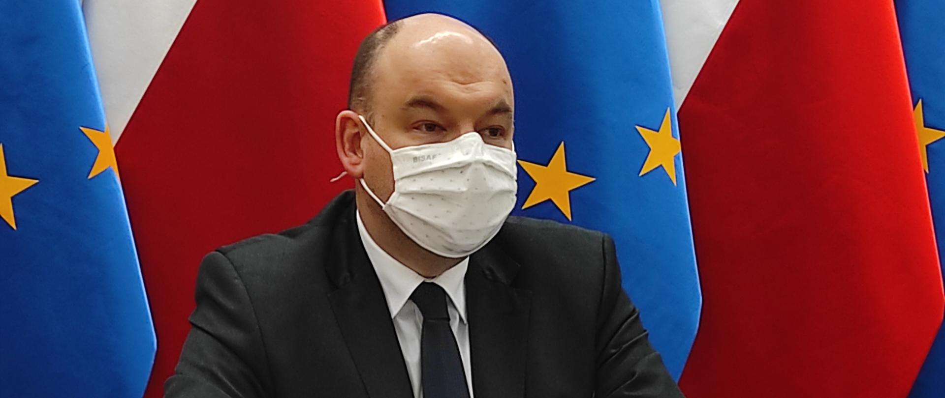 Wideokonferencja Jana Dziedziczaka Pełnomocnika Rządu do Spraw Polonii i Polaków za Granicą z Radą Polonii Świata