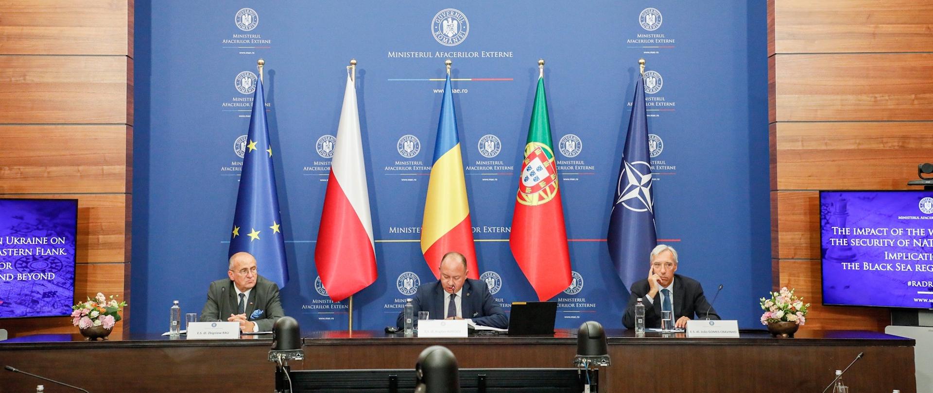 Minister Zbigniew Rau gościem honorowym Narady Ambasadorów w Bukareszcie