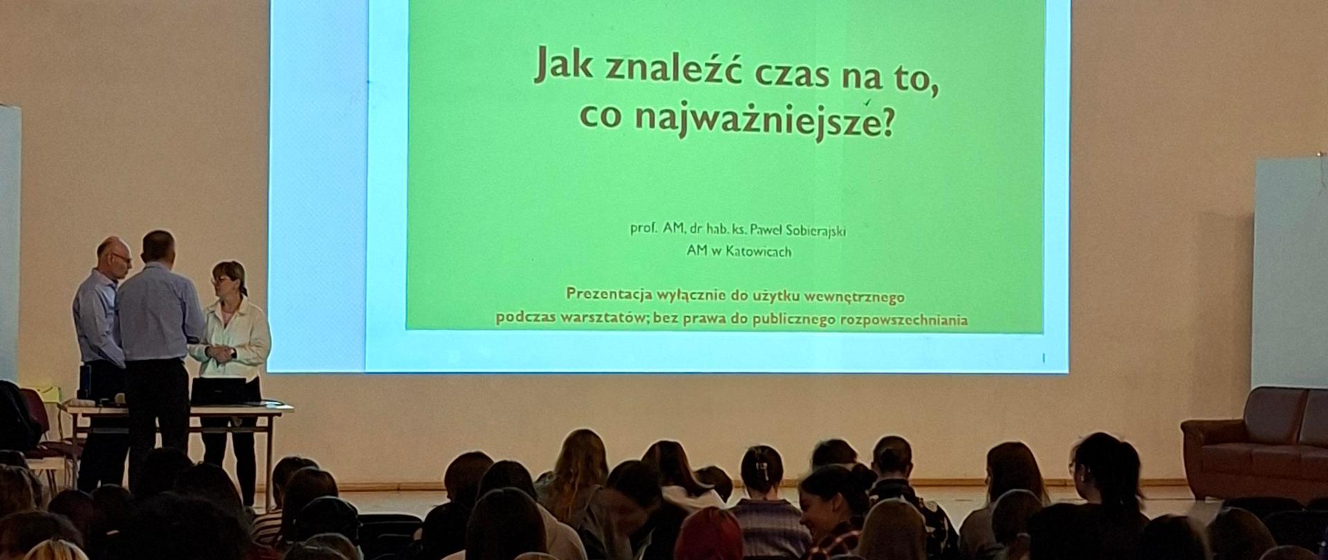Zdjęcie ukazujące prowadzących oraz uczestników szkolenia Jak znaleźć czas na to, co najważniejsze?