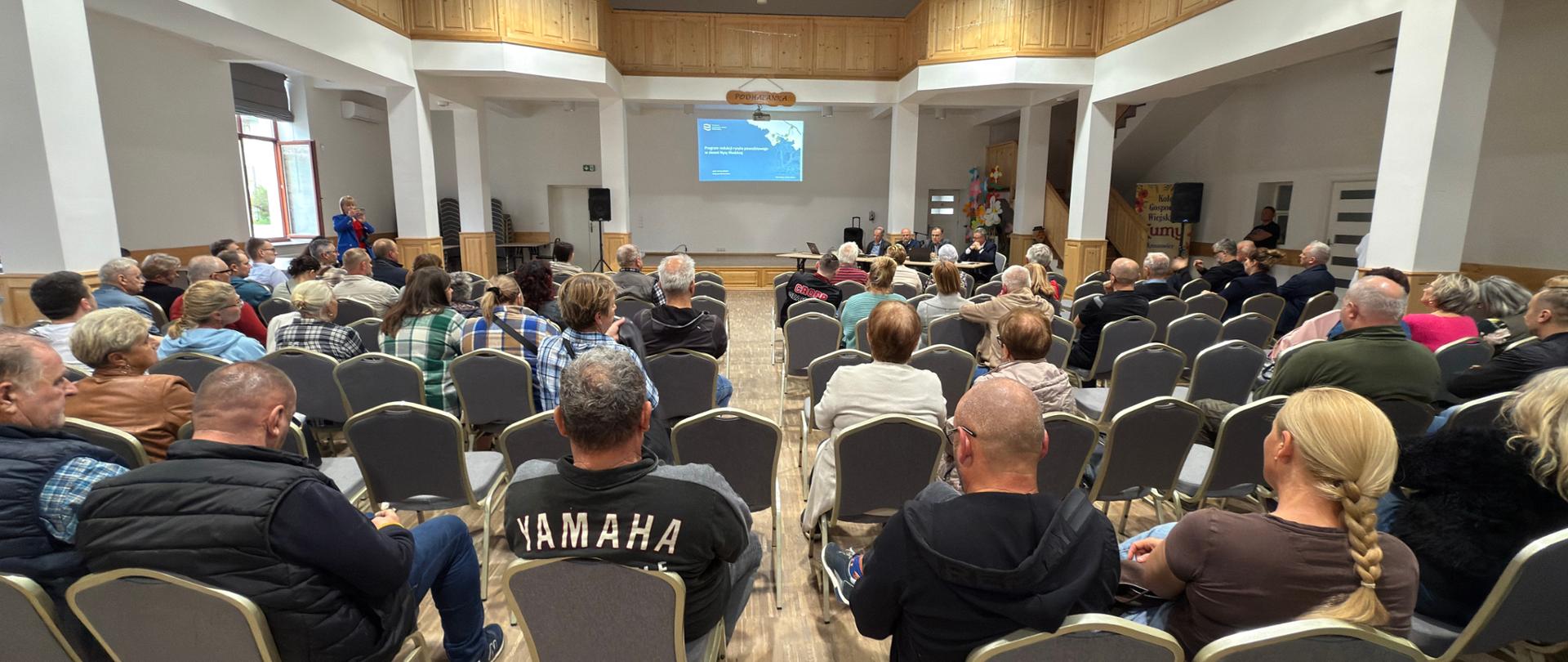 Spotkanie w ramach konsultacji społecznych Programu redukcji ryzyka powodziowego w zlewni Nysy Kłodzkiej w Krosnowicach.