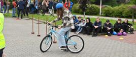 W miasteczku rowerowym policjanci uczyli dzieci bezpiecznych zachowań na rowerze