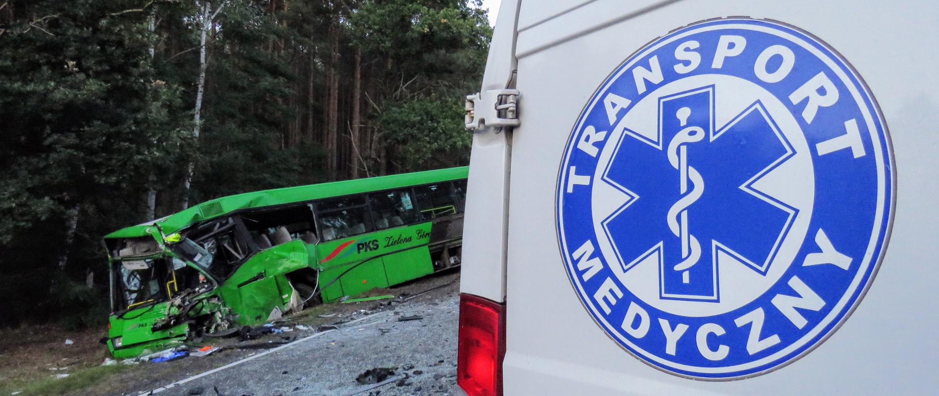 Tragiczny wypadek – blisko 50 osób poszkodowanych - rozbite pojazdy