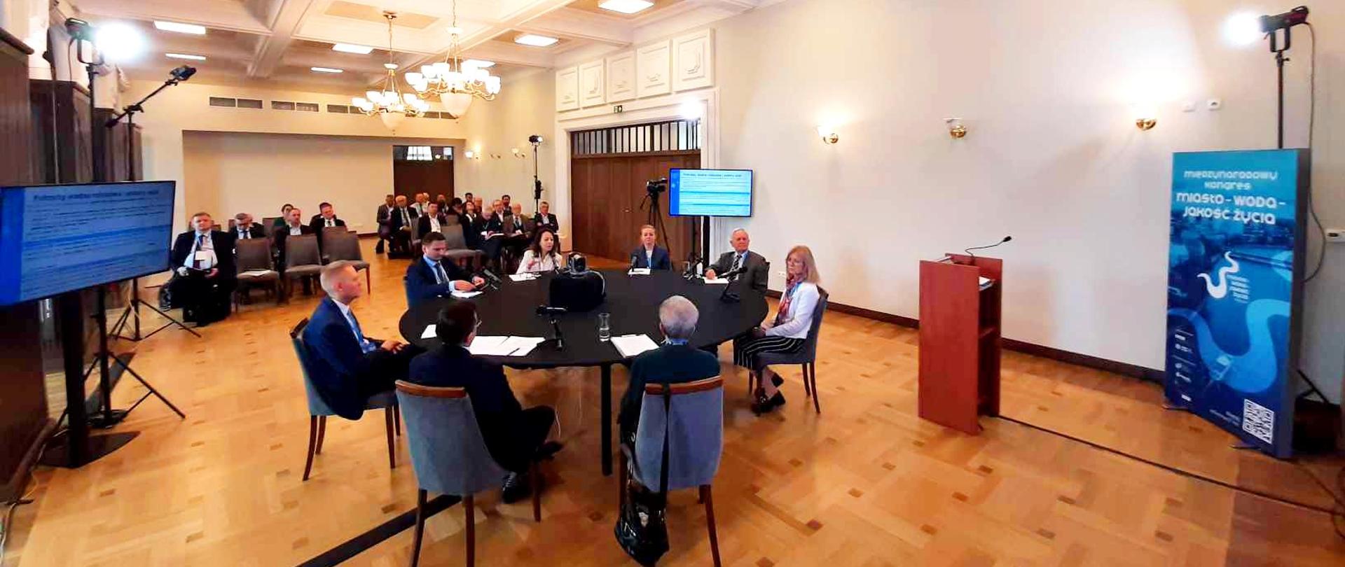 IV Wodny Okrągły Stół 2024 we Wrocławiu pod hasłem Woda w rolnictwie – szanse i zagrożenia z udziałem Wód Polskich.