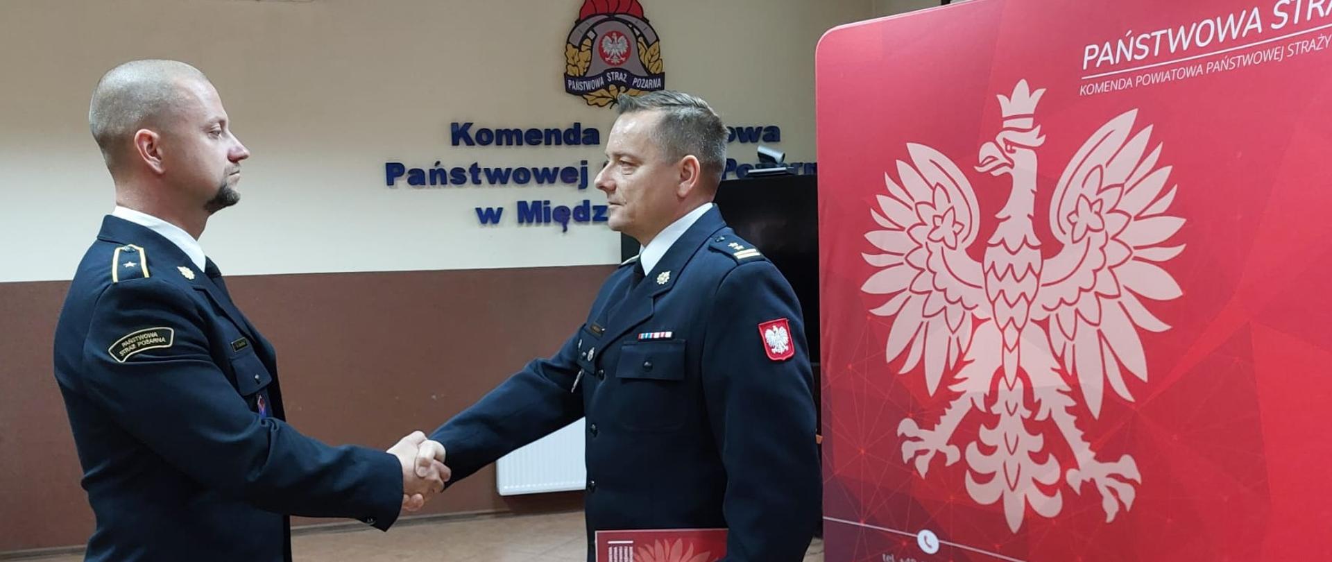 Uroczysta zbiórka w międzychodzkiej komendzie