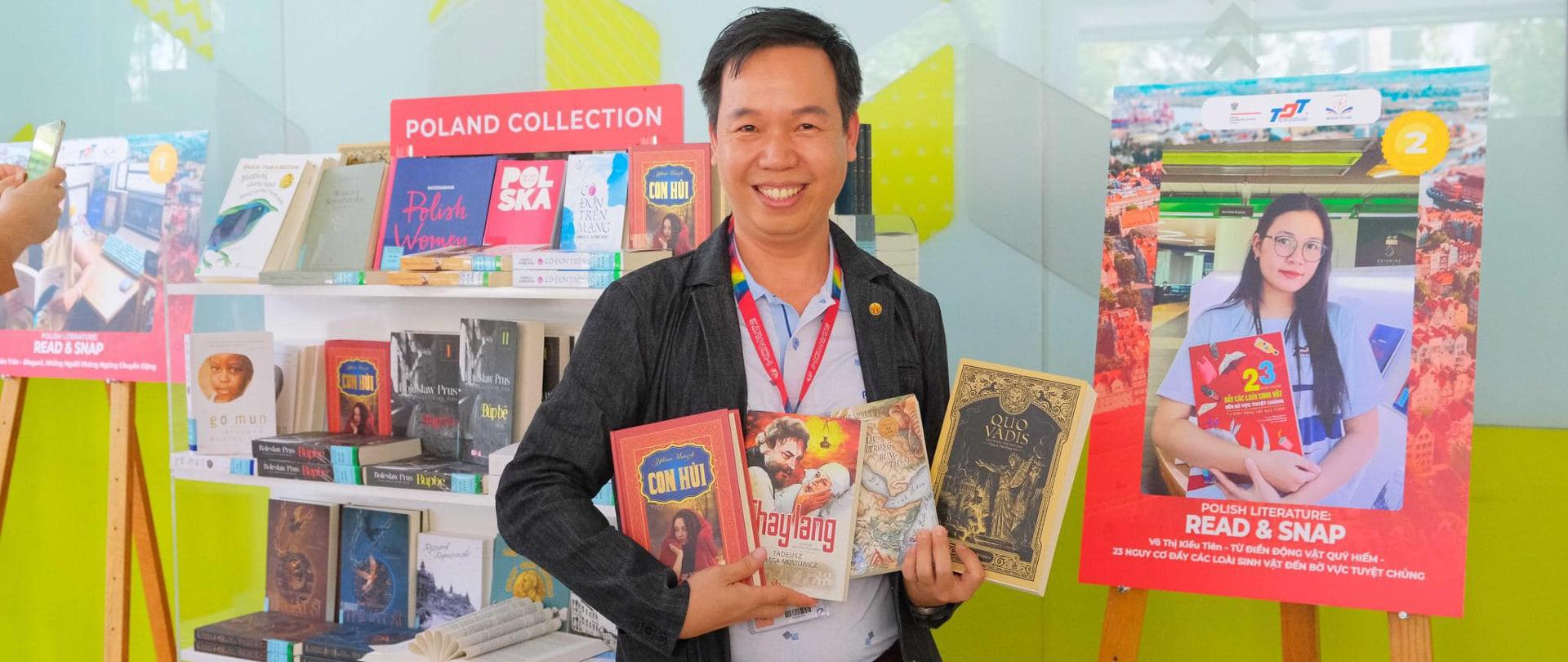 Khai trương góc sách tại Đại học Tôn Đức Thắng (ảnh. Đại học Tôn Đức Thắng)