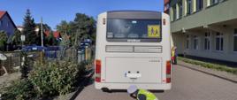 Kontrole autobusów dowożących dzieci do szkoły w miejscowości Kliniska Wielkie