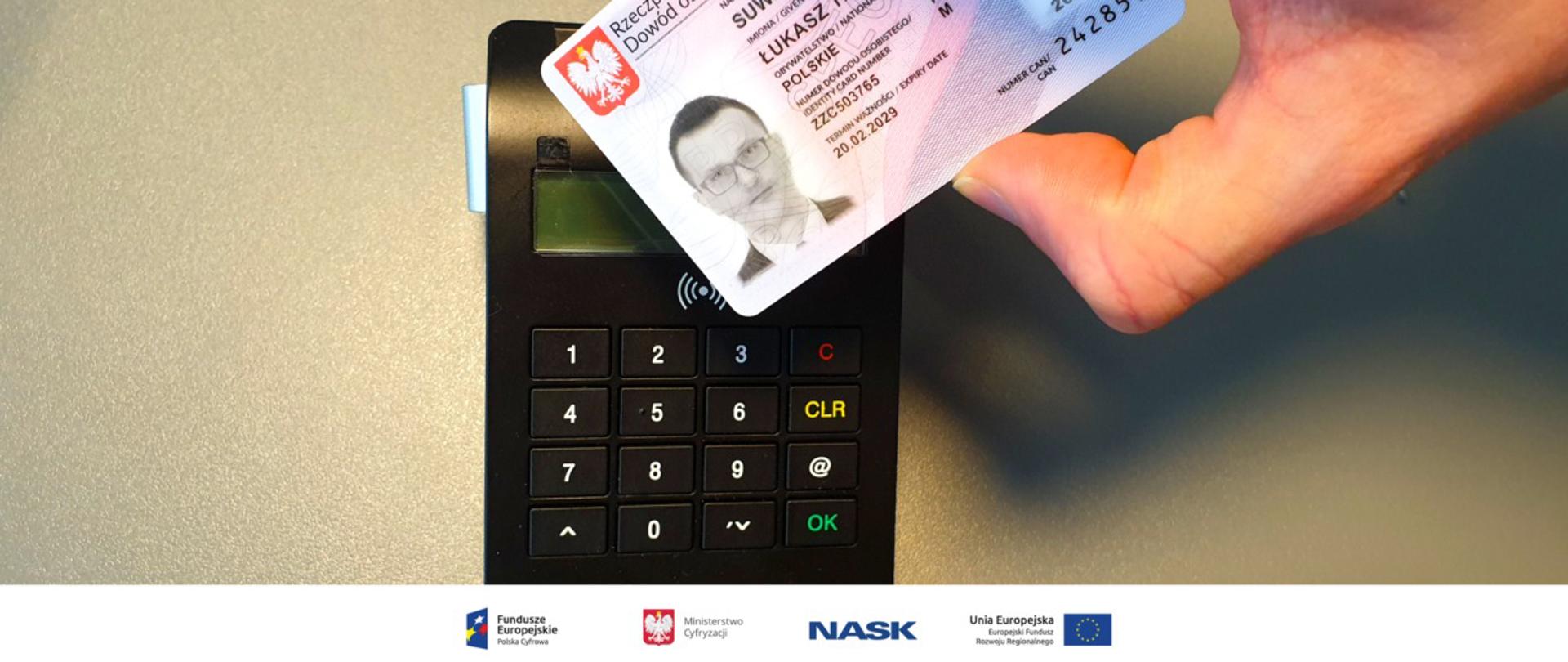 Edowód i czytnik kart.