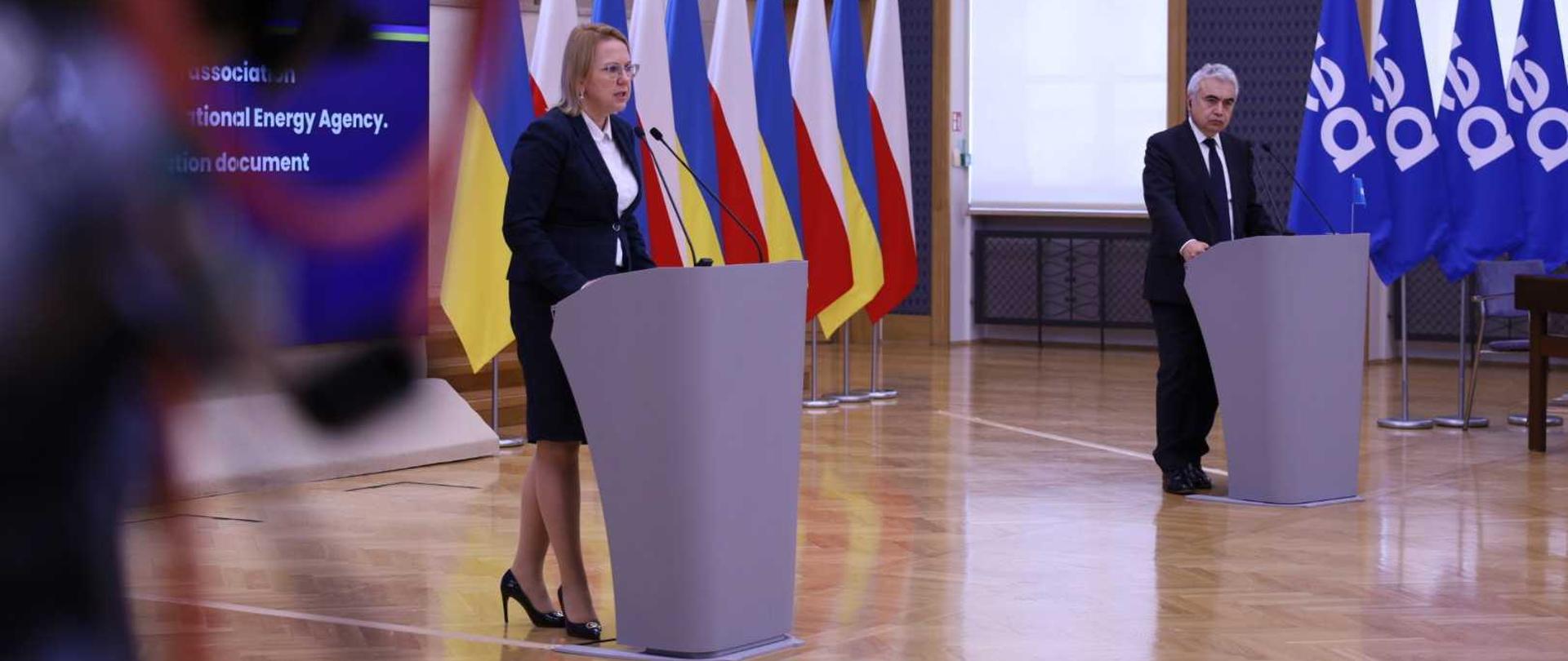 Ukraine the new member of the International Energy Agency. The association documents signed in Warsaw 