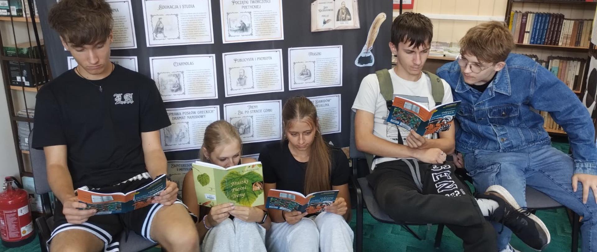 Wspólne czytanie utworów Jana Kochanowskiego