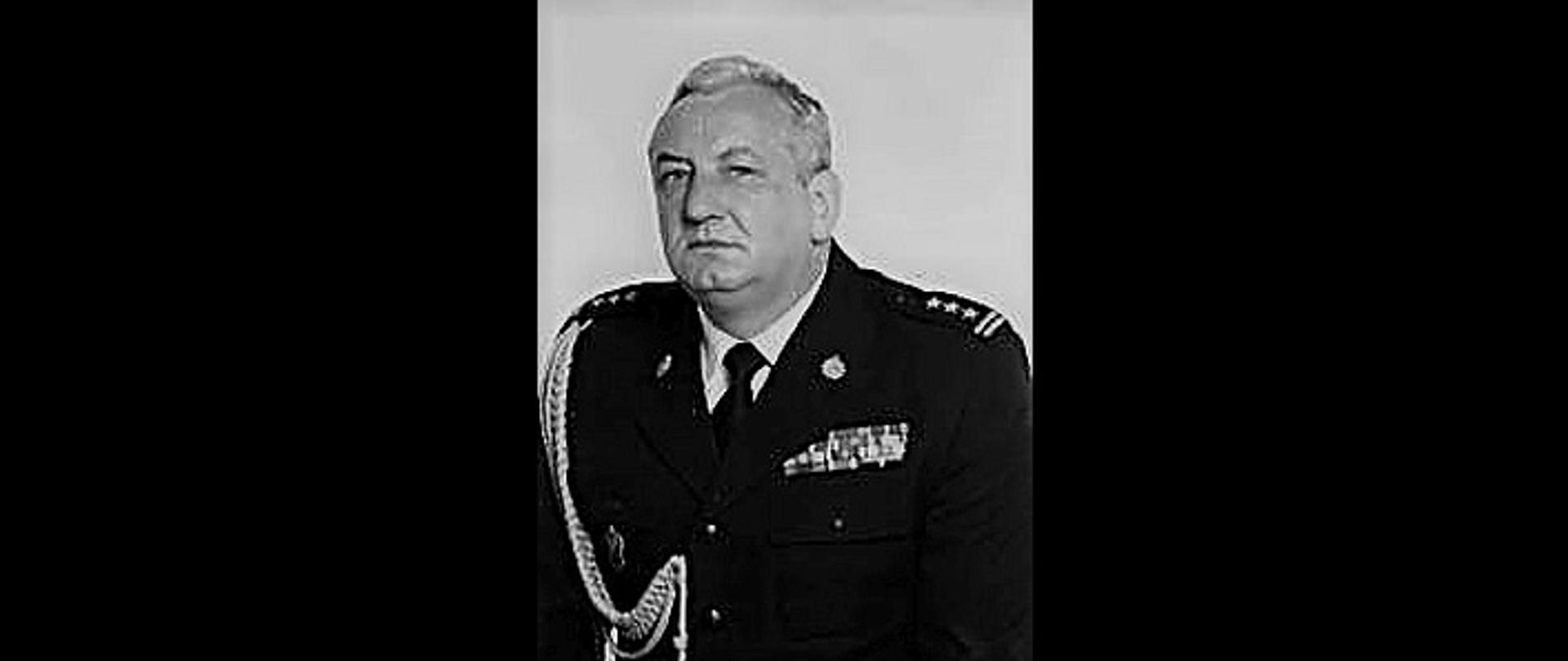 Na zdjęciu st. bryg. w st. spocz. Bogusław Śliwiński zdjęcie portretowe