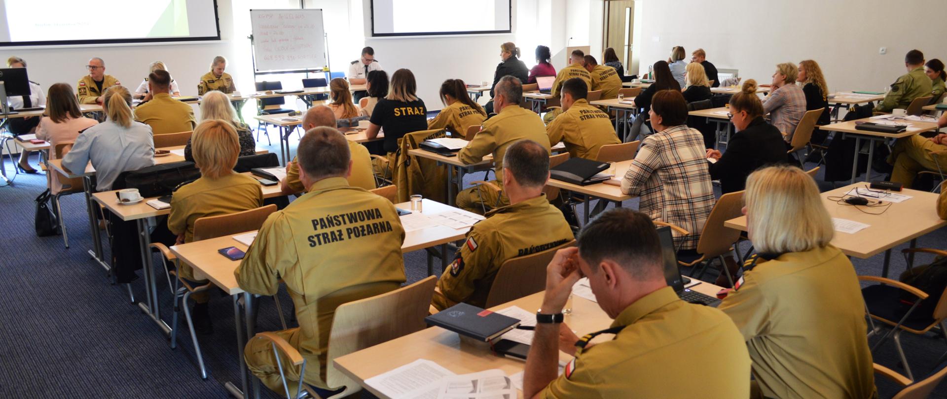 Doskonalenie zawodowe w zakresie działalności kontrolnej i skargowo - wnioskowej