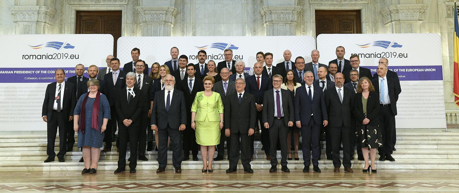 wspólne zdjęcie uczestników spotkania