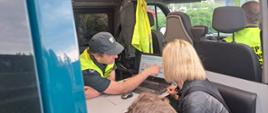 Przedstawicieli Europejskiego Urzędu ds. Pracy (ELA) uczestniczą w kontroli czasu pracy kierowcy, którą przeprowadzają inspektorzy małopolskiej Inspekcji Transportu Drogowego.