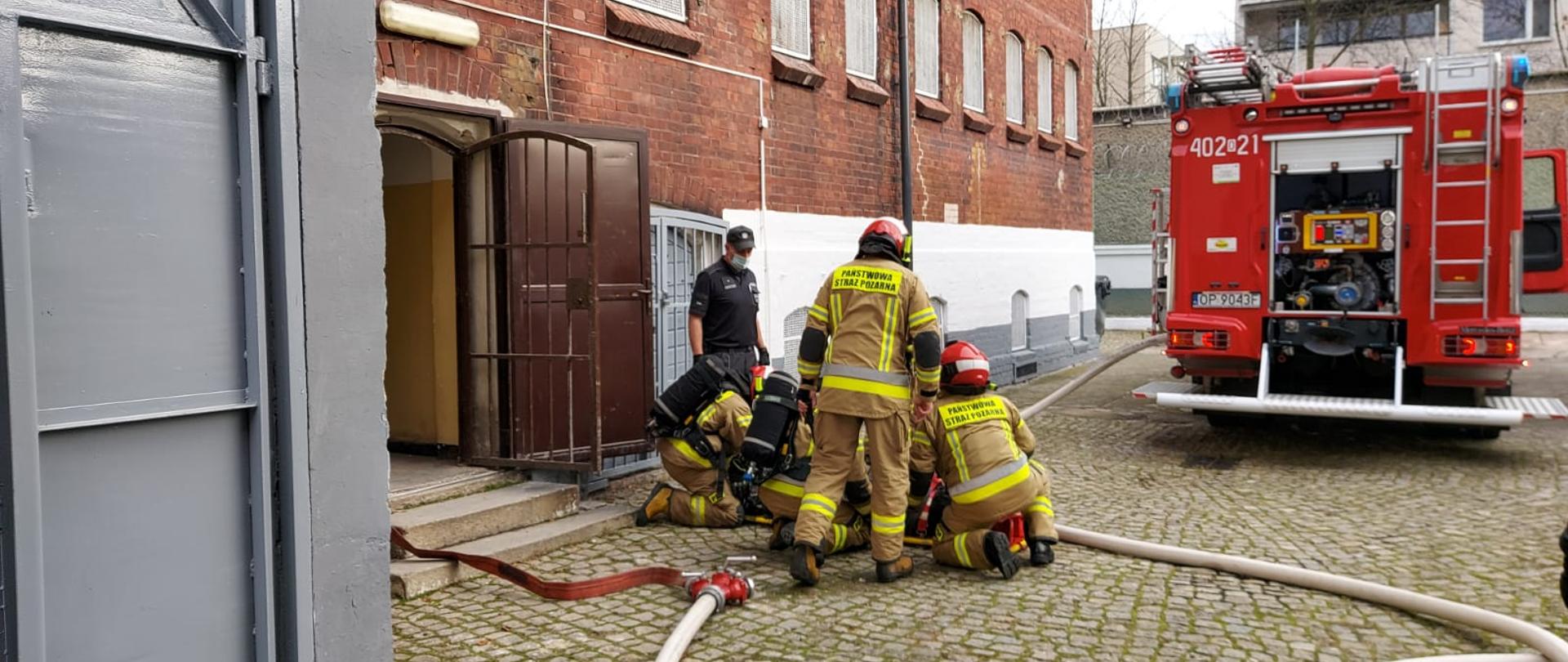 Ćwiczenia na terenie Zakładu Karnego w Grodkowie