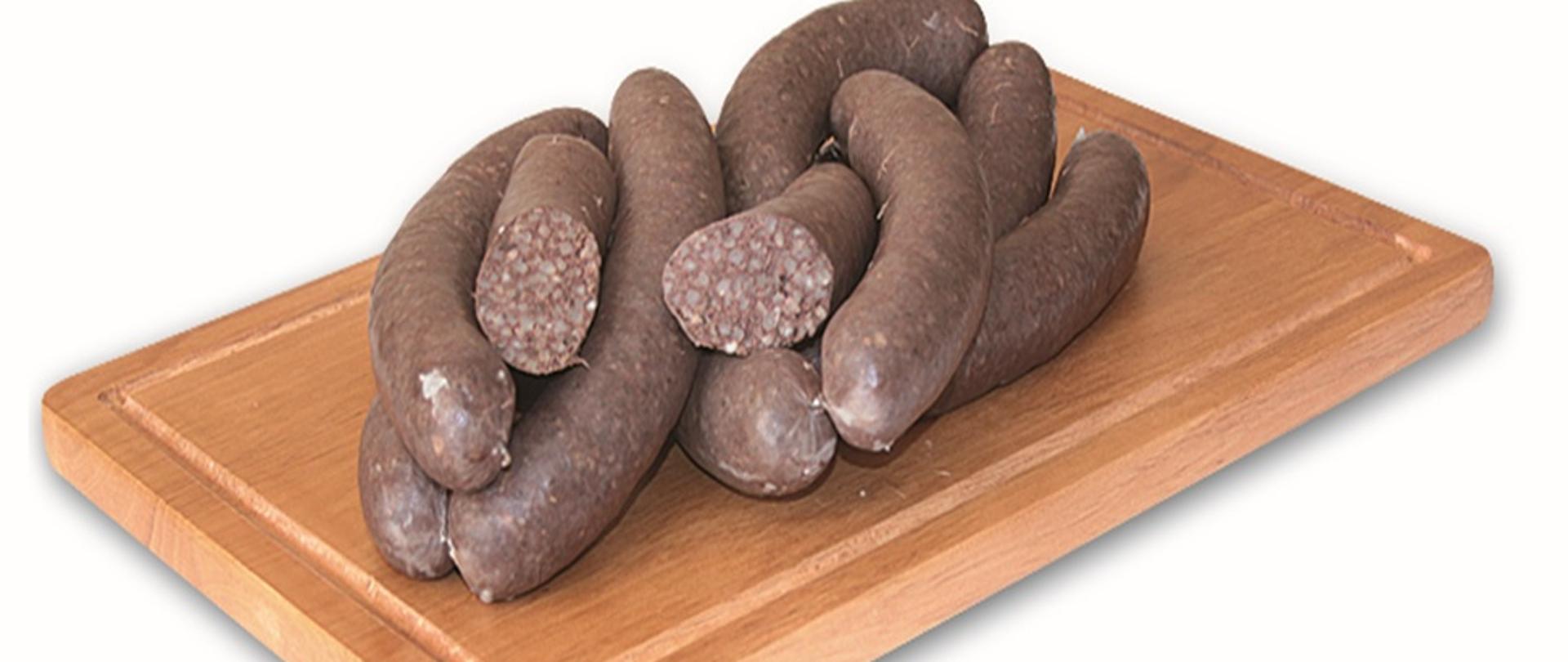 Na drewnianej desce pęta krupnioków śląskich