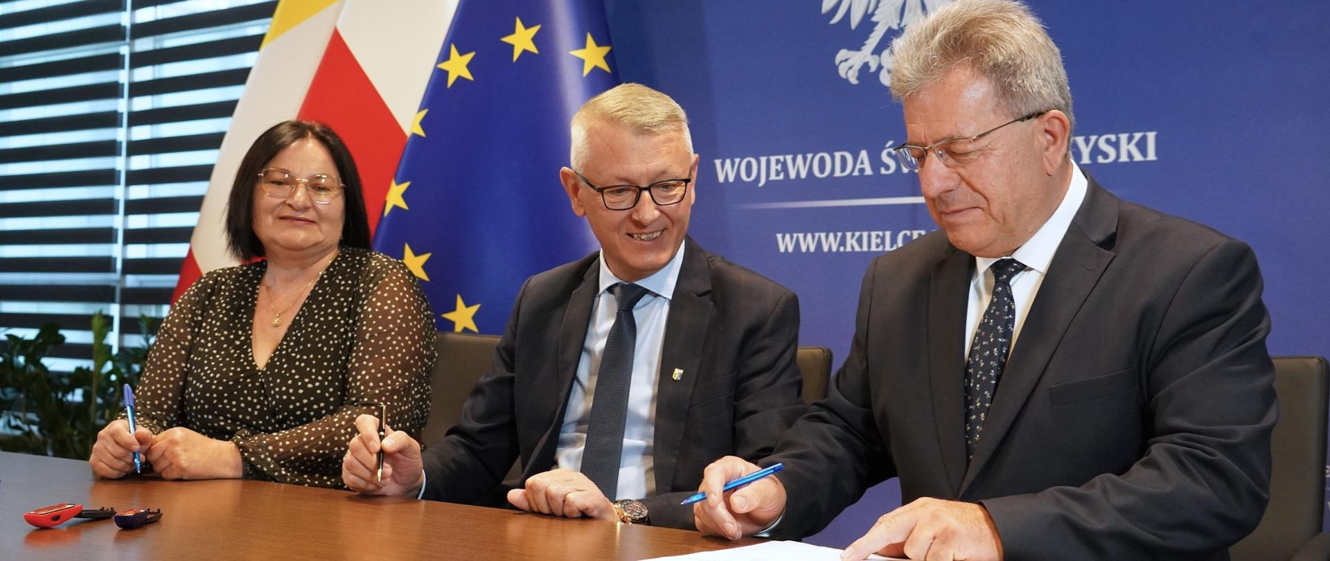 Podpisanie umów na zadania związane z usuwaniem skutków klęsk żywiołowych