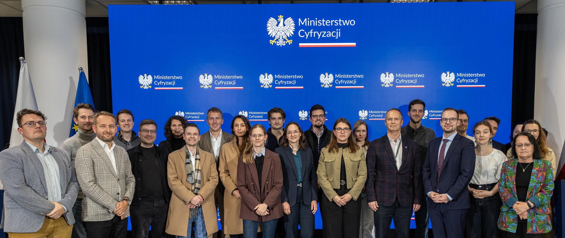 zdjęcie grupowe ze spotkania