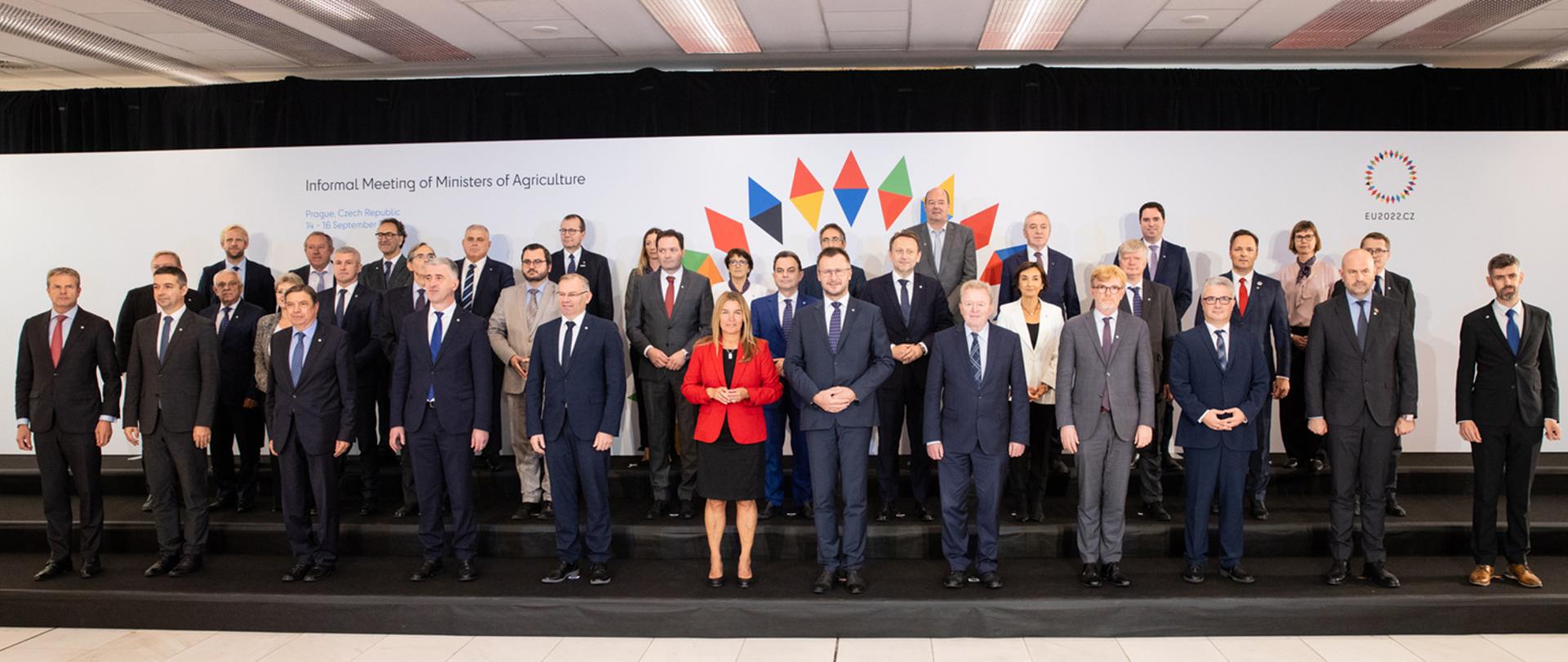 Reuniunea miniștrilor europeni ai Agriculturii caută căi noi