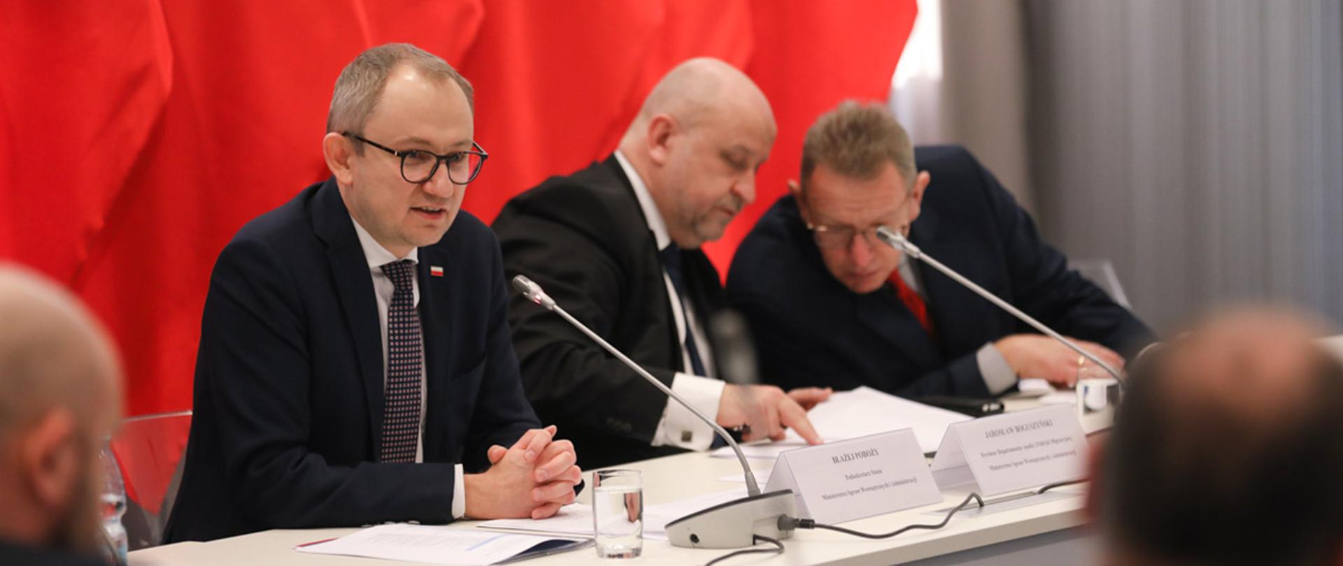 Wiceminister Błażej Poboży wziął udział w pierwszym po sformowaniu nowej Rady Ministrów, posiedzeniu międzyresortowego Zespołu do Spraw Migracji.