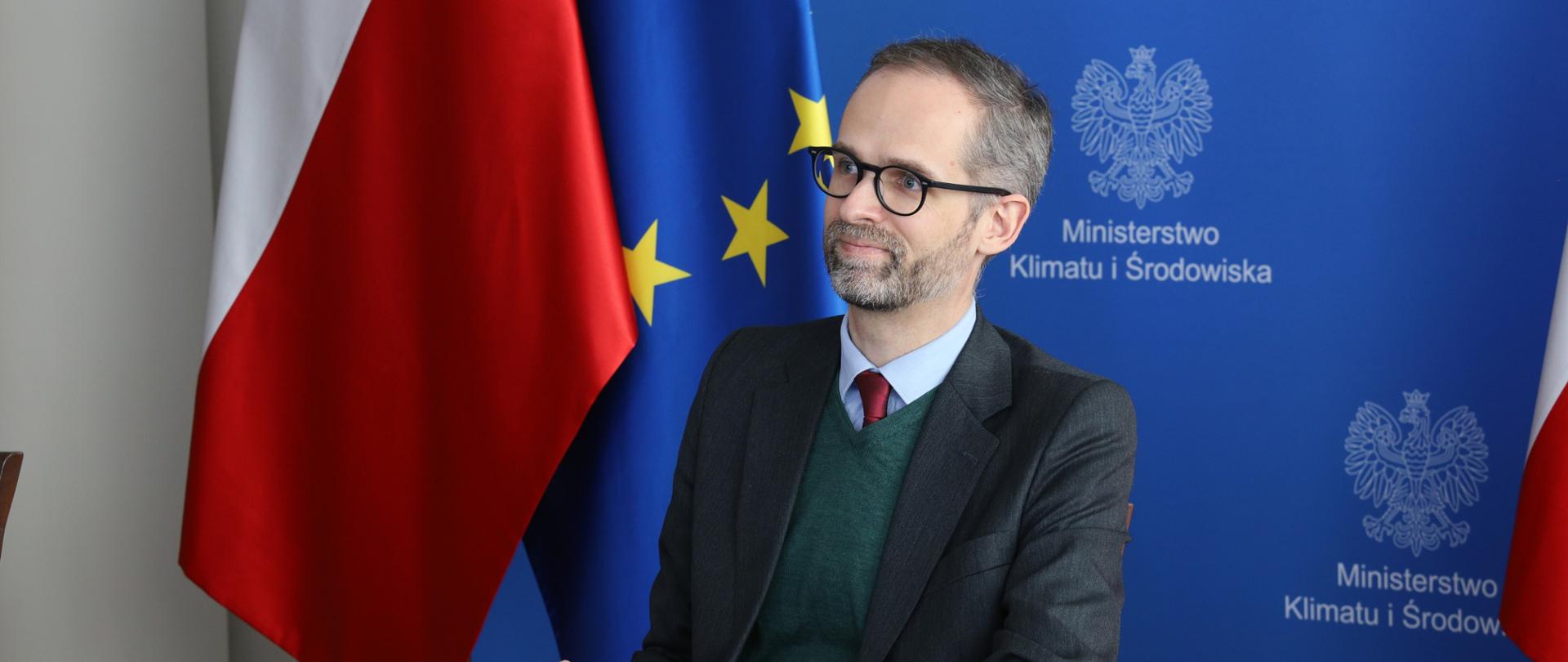 Wiceminister Adam Guibourgé-Czetwertyński podczas spotkania "Biznes w obliczu zmian klimatu"