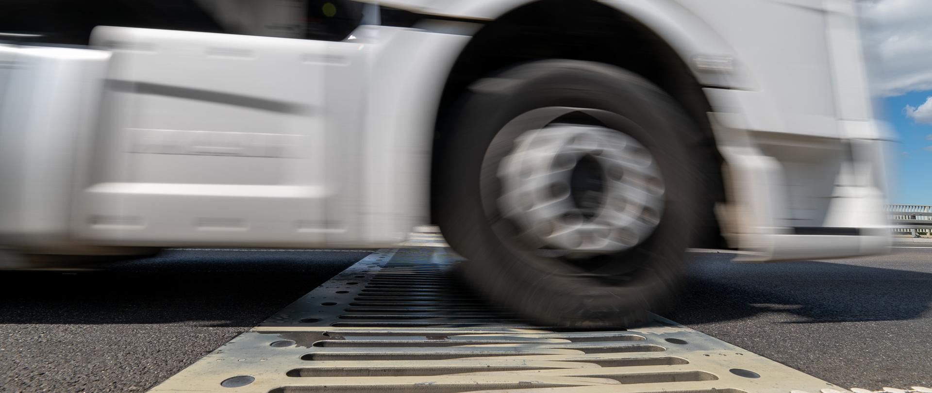 S61 Łomża Zachód - Kolno, dylatacja mostu na Narwi