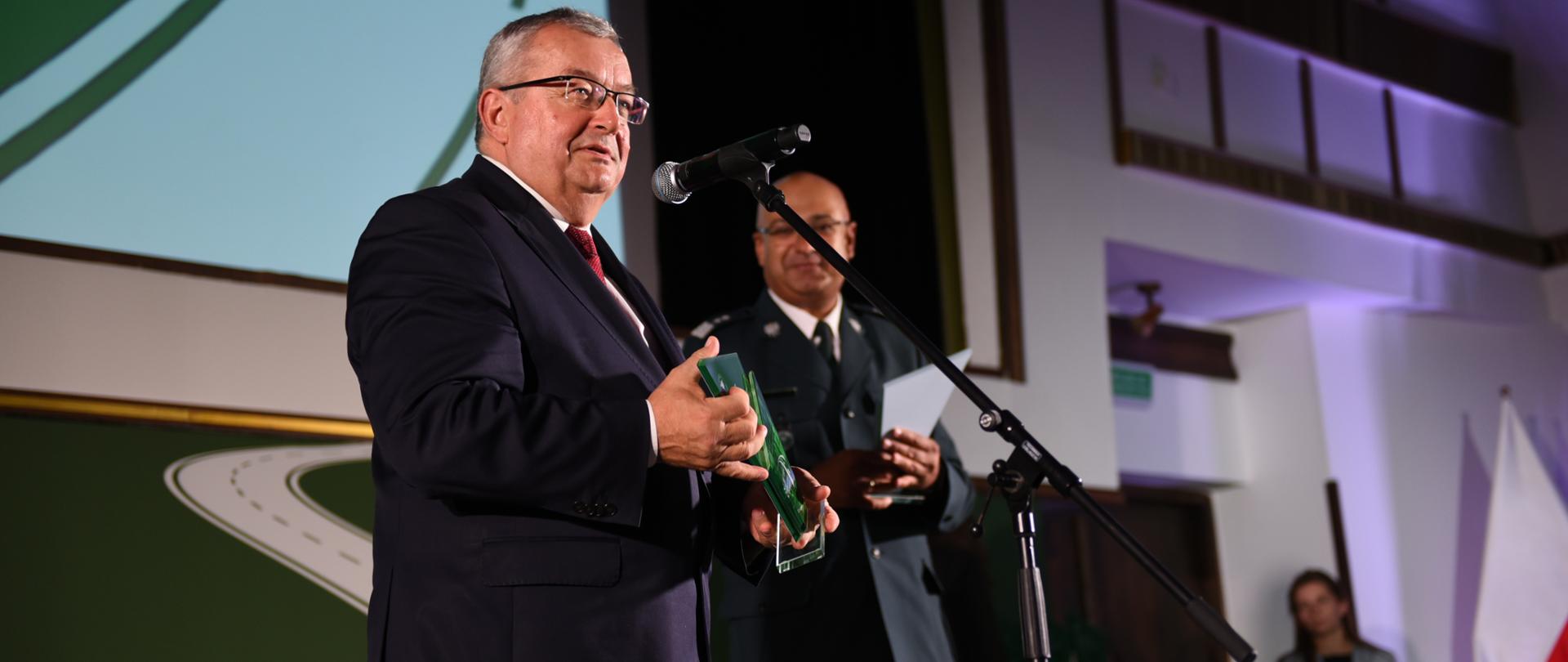 Minister infrastruktury Andrzej Adamczyk przemawia na obchodach 20-lecia Inspekcji Transportu Drogowego