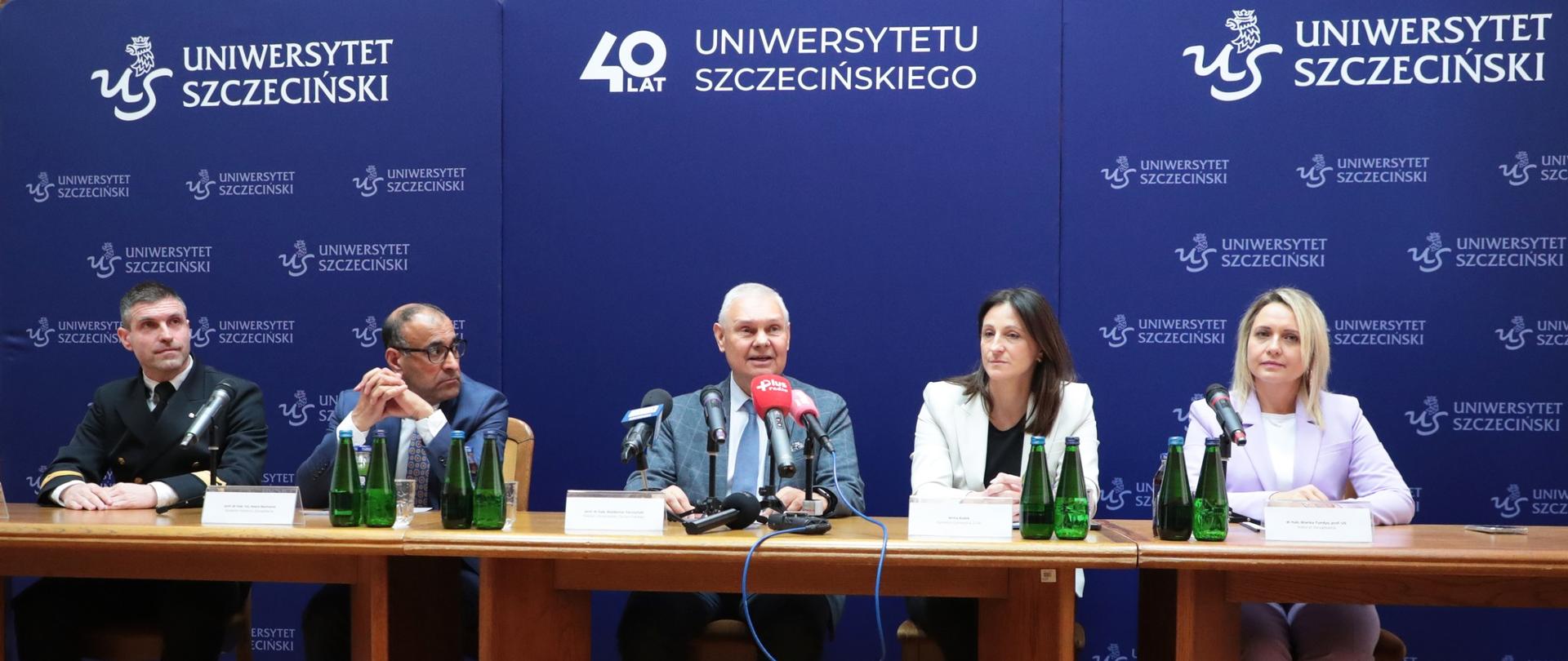 konferencja prasowa po podpisaniu umowy