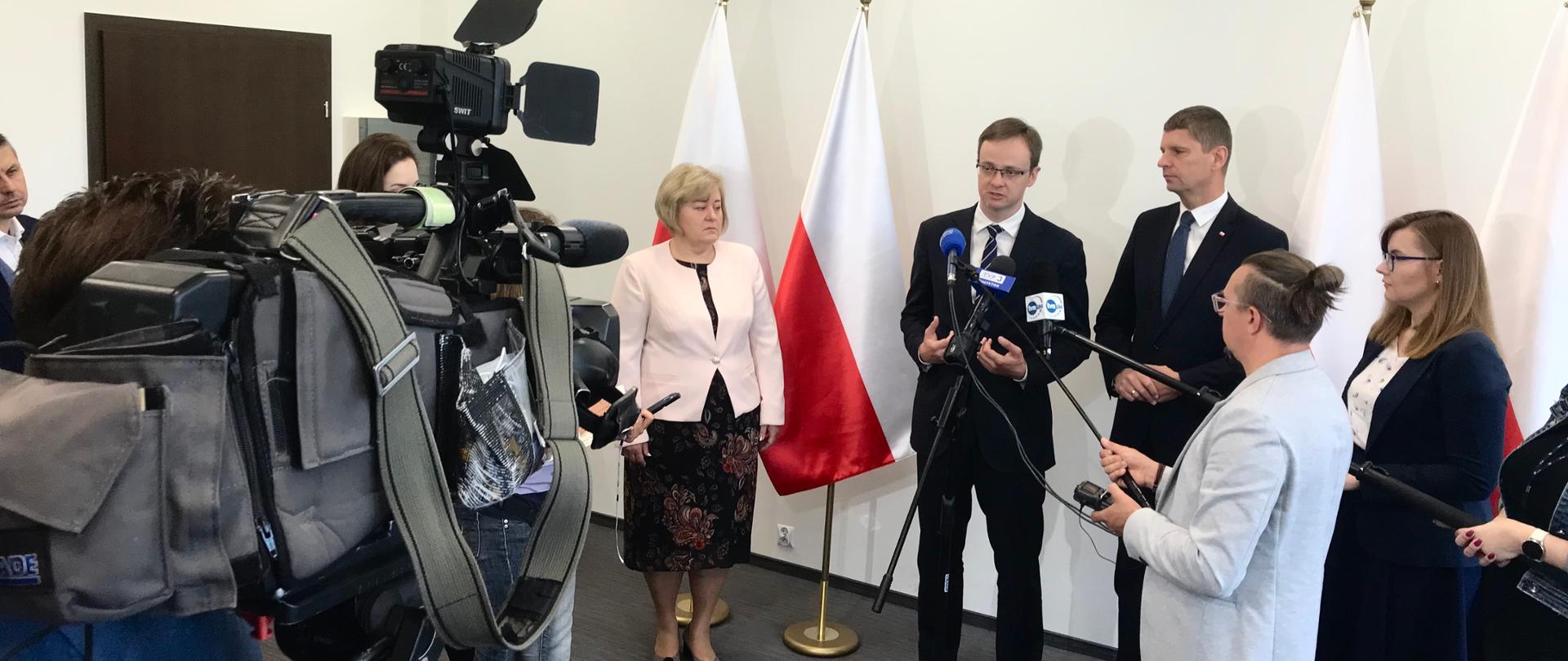 Program Wsparcia Edukacji - nowa inicjatywa MEiN