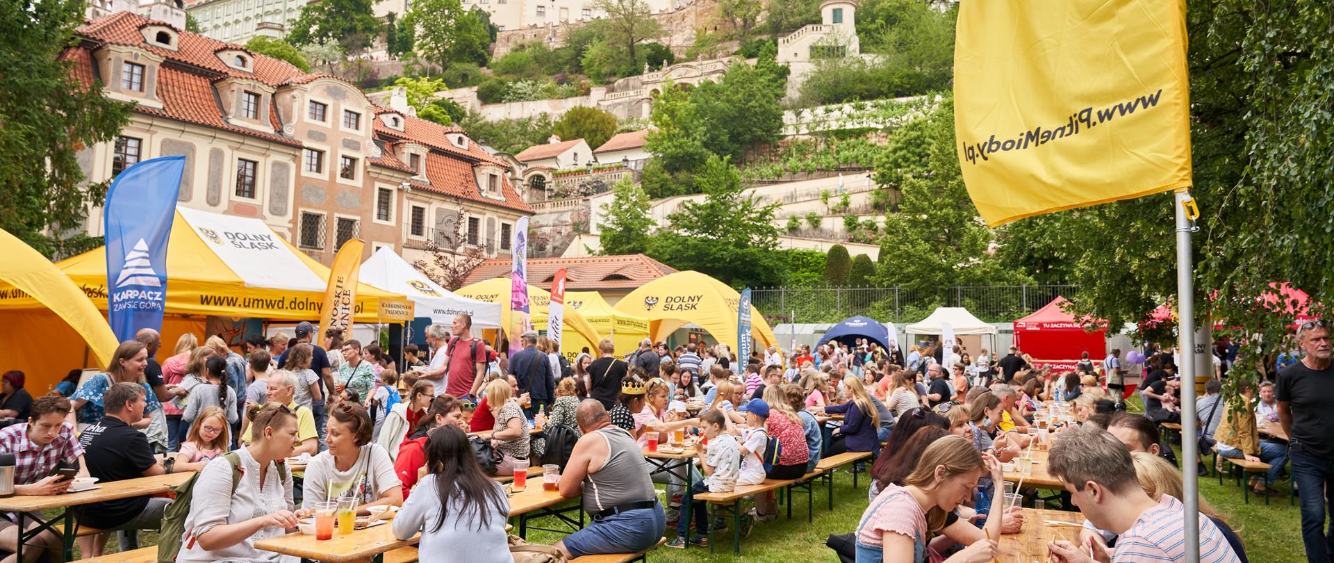 Dzień Polski w ogrodach Ambasady w Pradze 
