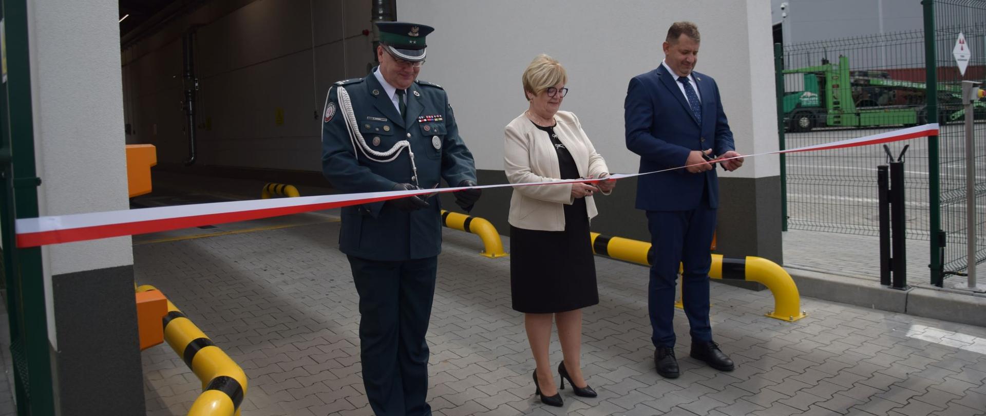 Uroczyste przecięcie wstęgi.