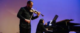 Violonist Ivane Yesayan and pianist Anahit Dilbaryan on stage