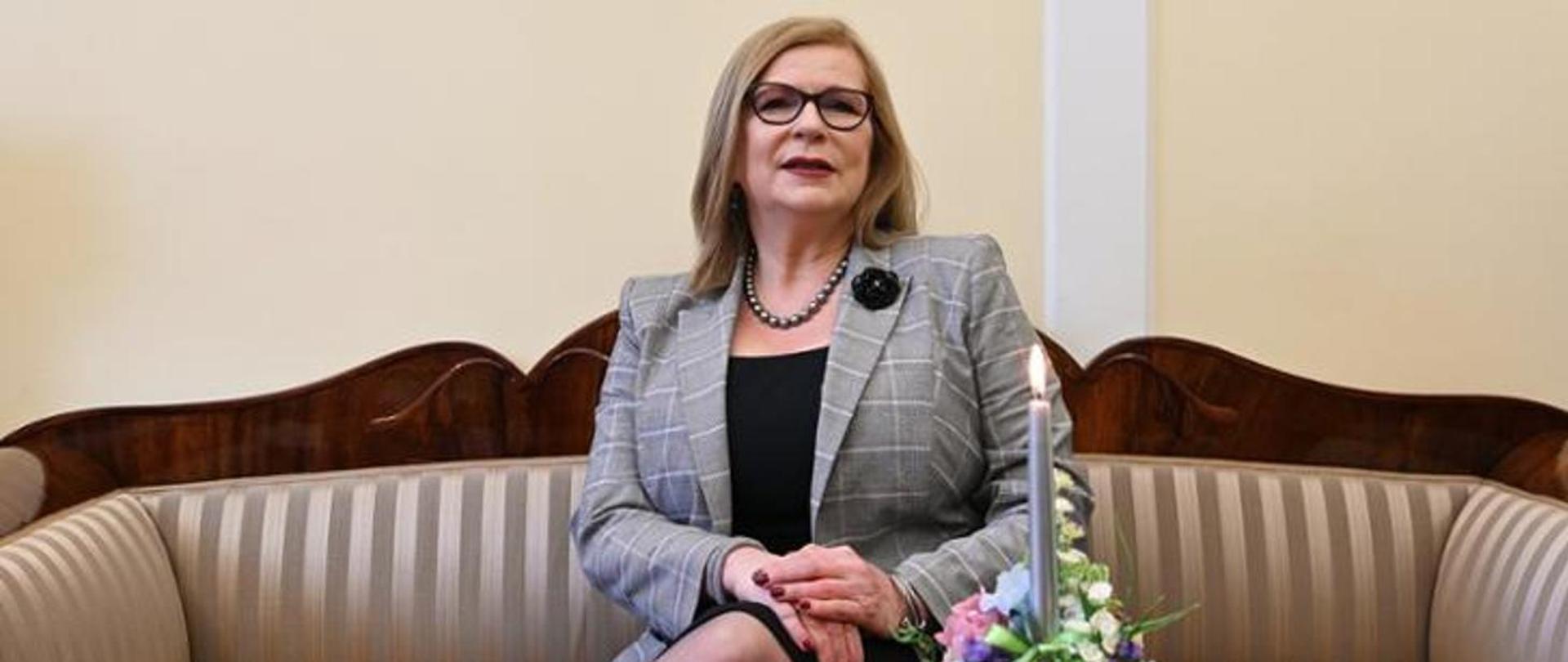 Z okazji nadchodzących Świąt Wielkiej Nocy proszę przyjąć życzenia zdrowia, radości oraz spokoju, a także odpoczynku w rodzinnym gronie od Pani Małgorzaty Gosiewskiej, Wicemarszałek Sejmu RP. Niech te Święta przyniosą Państwu oraz Państwa Najbliższym otuchę oraz wleją w Państwa serca nadzieję na szybkie zakończenie tej trudnej pandemicznej sytuacji.