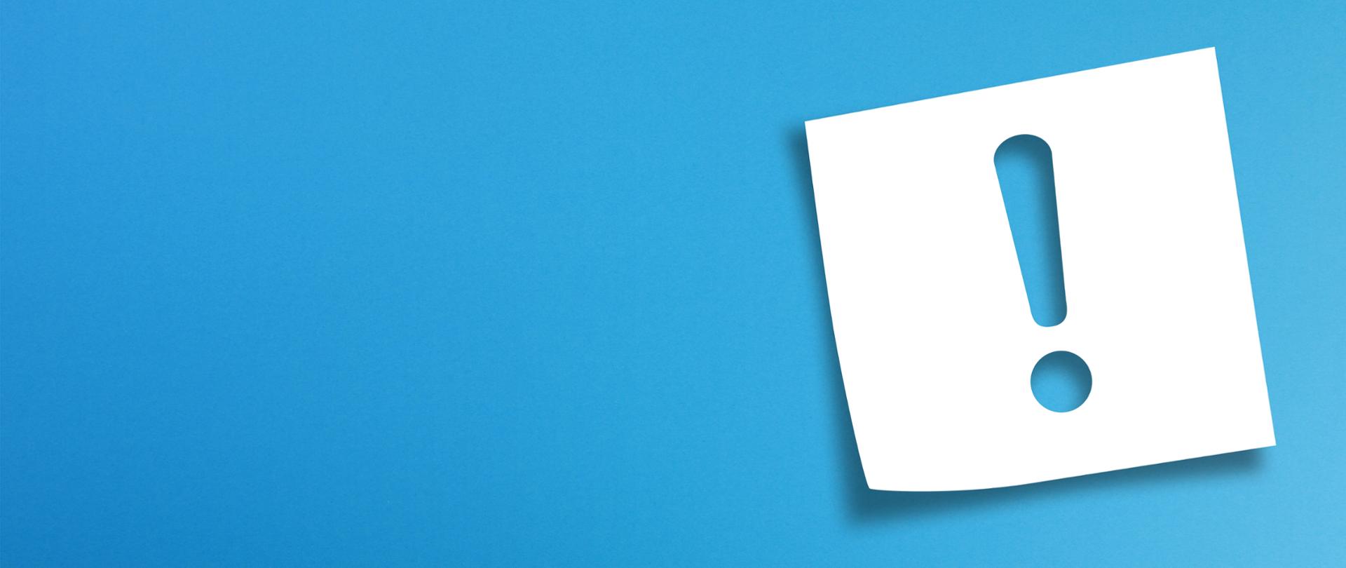 Wizualizacja wykrzyknika na niebieskim tle.