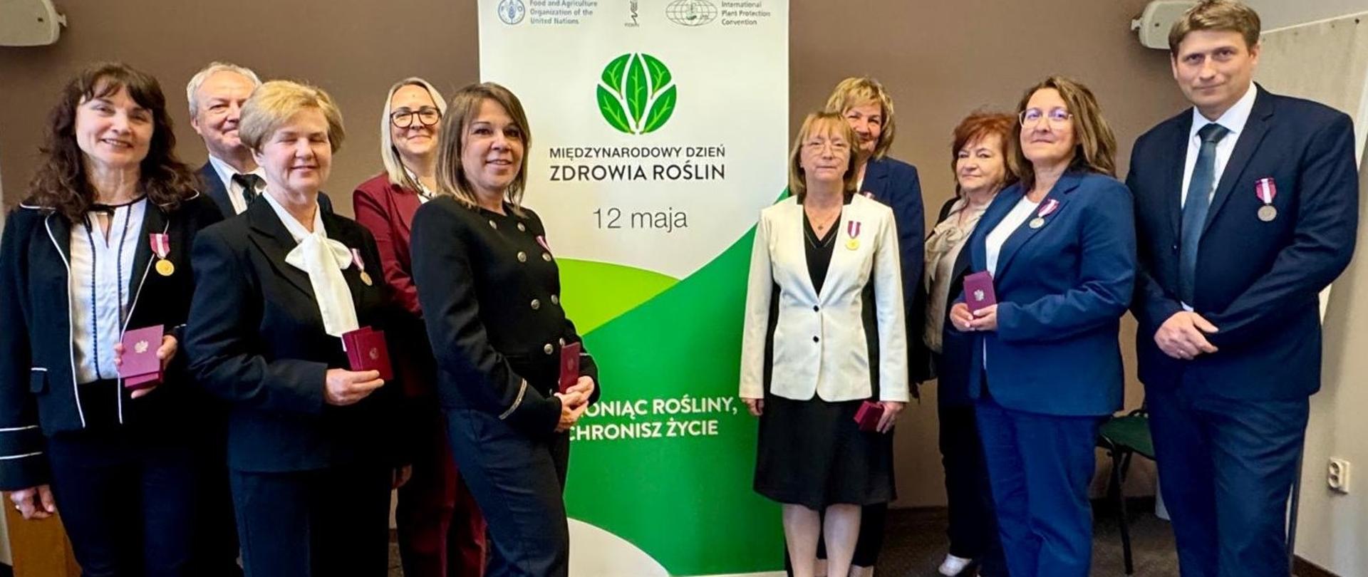 Odznaczeni pracownicy WIORiN w siedzibie Inspektoratu Kraków ul Kołowa 3