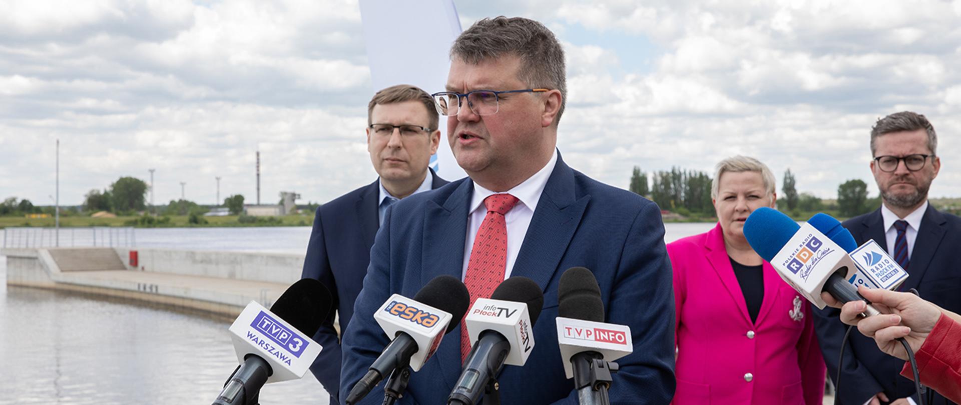 Briefing prasowy w Płocku z udziałem wiceministra Macieja Wąsika