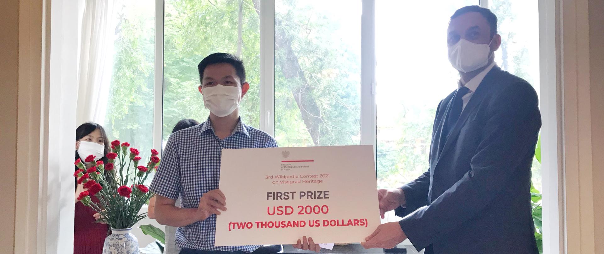 29/06/2021, Hanoi. Rozstrzygniecie III edycji konkursu dla wietnamskich wikipedystów. Rezydencja Ambasadora RP w Hanoi.
Fot. Victoria Huyen Nguyen / Amb. RP w Hanoi