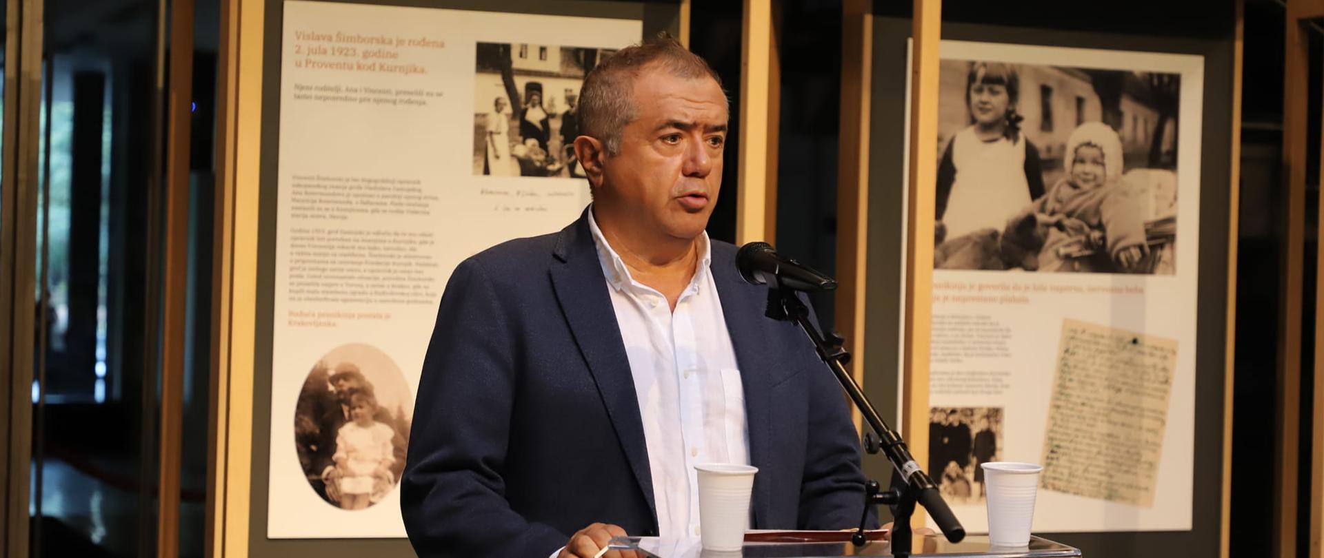 W Bibliotece Narodowej w serbskiej stolicy odbyło się uroczyste otwarcie wystawy „Sto lat! Wisława Szymborska” przygotowanej przez fundację imienia polskiej noblistki we współpracy z Ambasadą RP w Belgradzie.