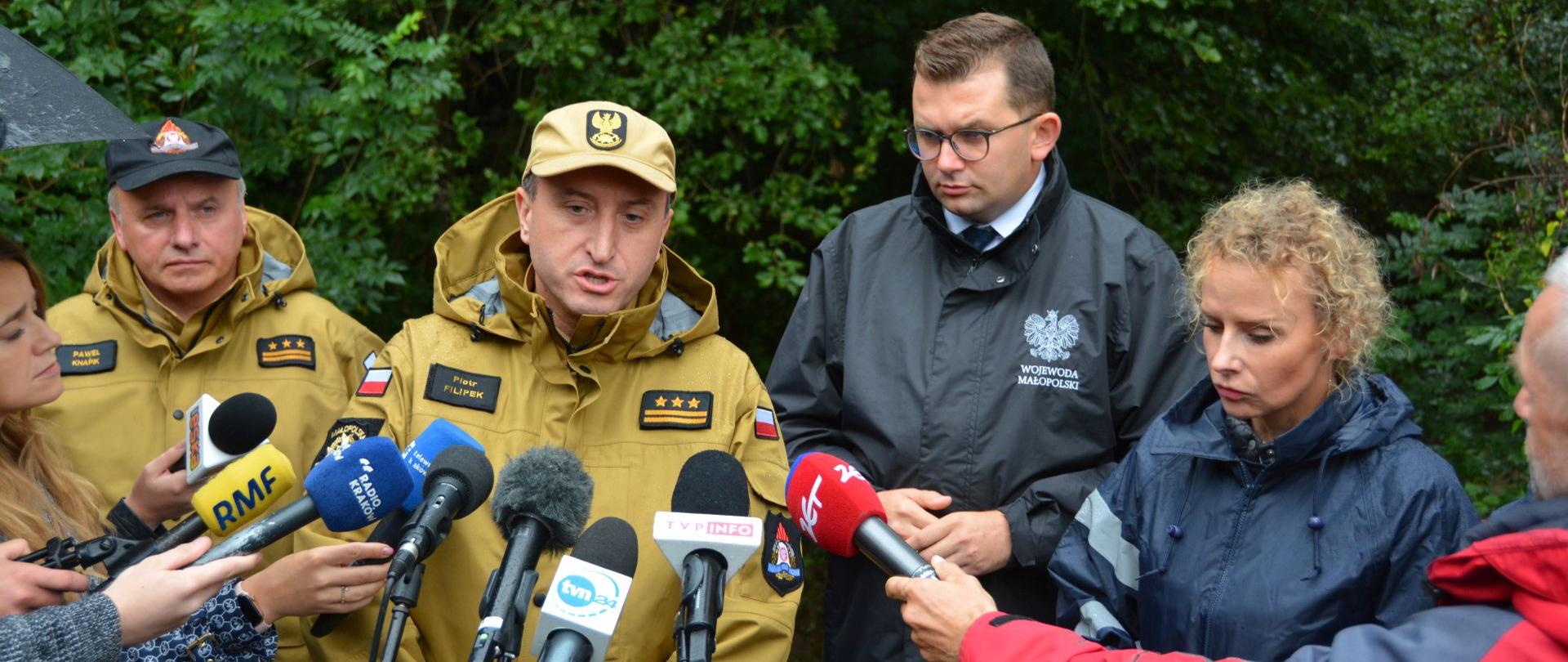 Za małopolskimi służbami godziny wytężonej pracy