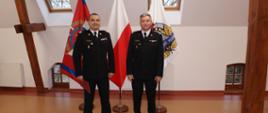 Na zdjęciu Warmońsko-Mazurski Komendant Wojewódzki z Komendantem Powiatowym PSP w Giżycku 