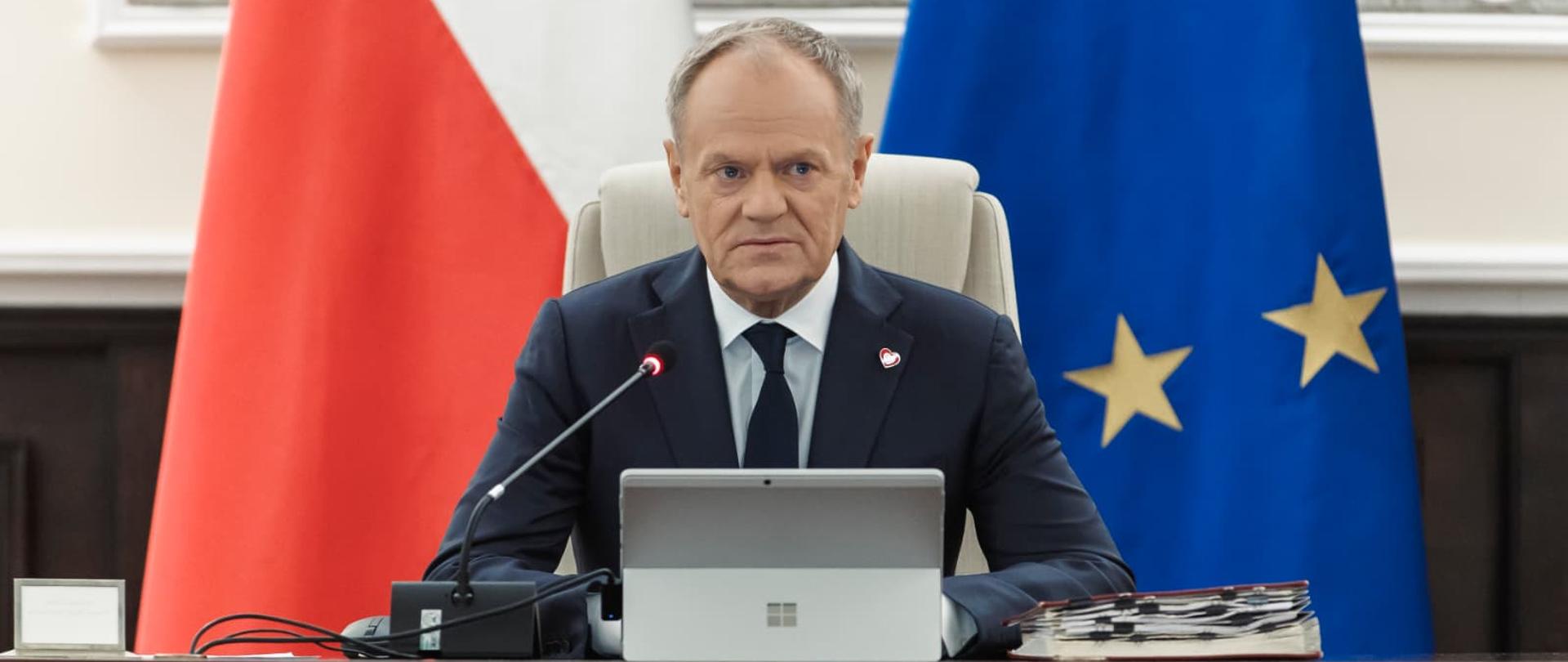 Premier Donald Tusk podczas posiedzenia Rady Ministrów