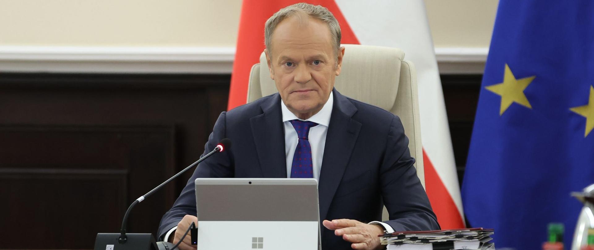 Premier Donald Tusk podczas posiedzenia Rady Ministrów