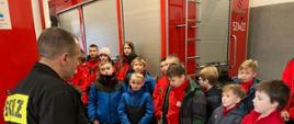 Wizyta młodych Adeptów pożarnictwa z Młodzieżowej Drużyny Pożarniczej Gościejewo oraz z Młodzieżowej Drużyny Pożarniczej Parkowo u strażaków z Jednostki Ratowniczo – Gaśniczej Państwowej Straży Pożarnej w Obornikach. 