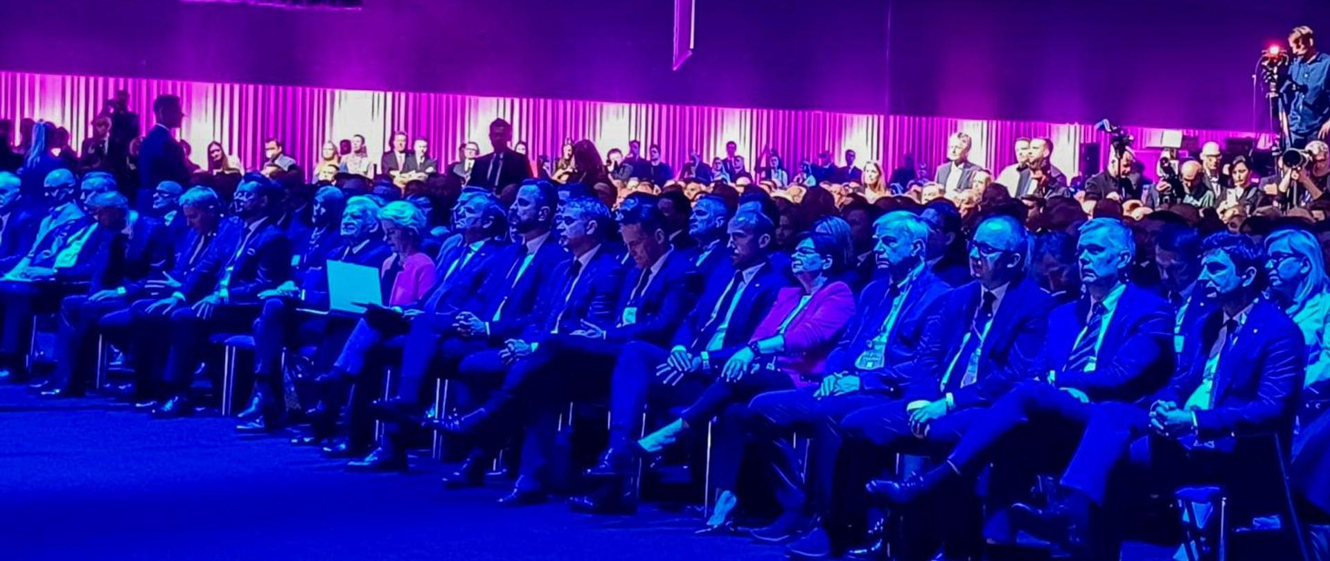 We wtorek (7 maja br.) w Międzynarodowym Centrum Kongresowym, Władysław Kosiniak-Kamysz, wiceprezes Rady Ministrów, minister obrony narodowej uczestniczył w otwarciu XVI edycji Europejskiego Kongresu Gospodarczego.