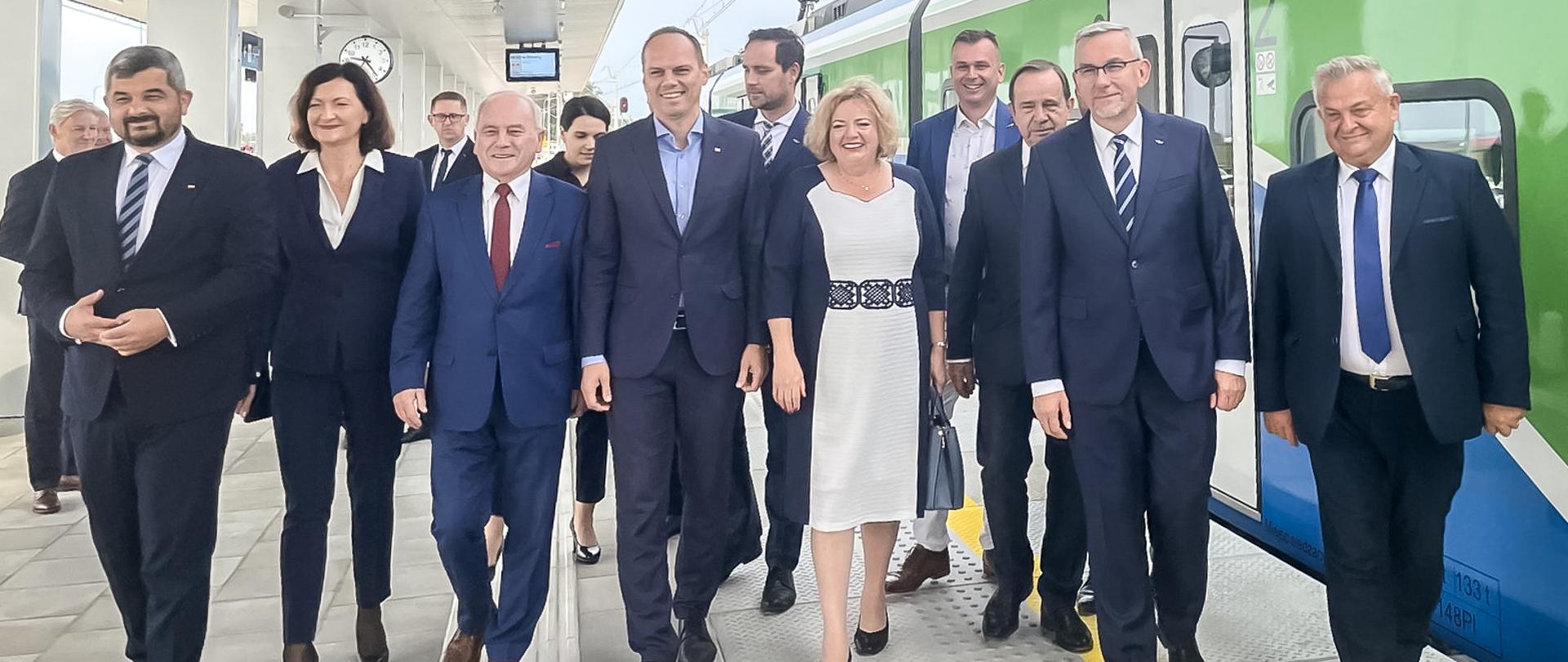 Szybką koleją ze stolicy Podkarpacia do lotniska w Jasionce