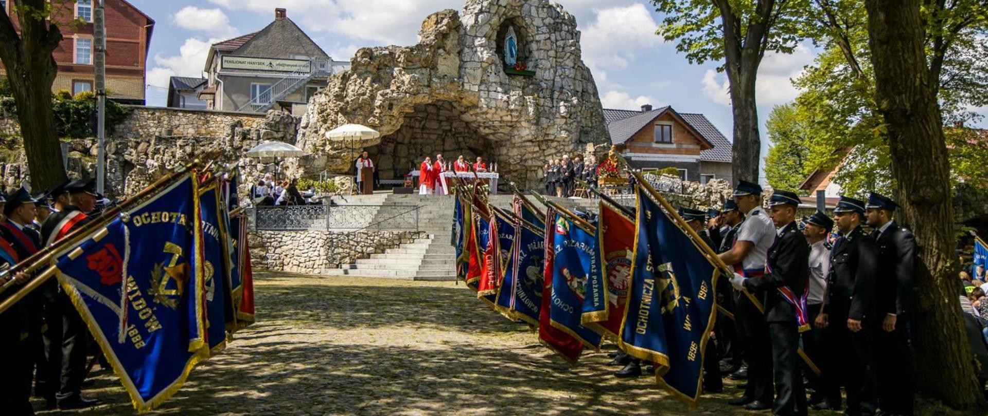 Pielgrzymka strażaków województwa opolskiego do Sanktuarium Świętej Anny Samotrzeciej na Górze Św. Anny
