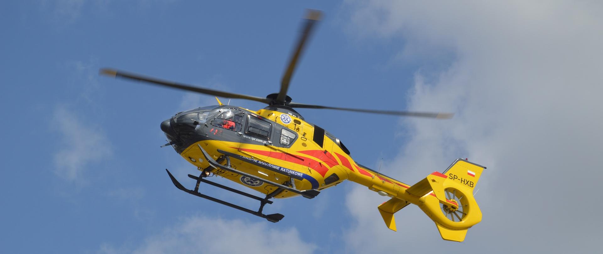 Na zdjęciu śmigłowiec LPR w locie