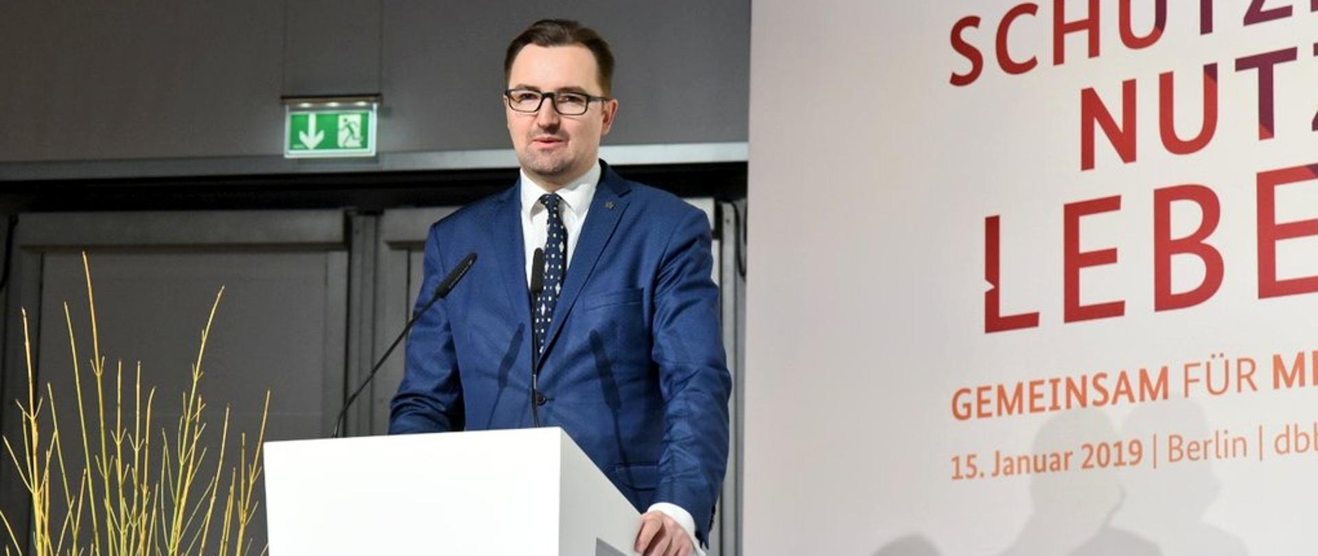 Wiceminister środowiska Sławomir Mazurek na spotkaniu w Berlinie