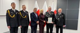 Wręczenie odznaczeń pińczowskim strażakom podczas Apelu w Komendzie Wojewódzkiej PSP w Kielcach
